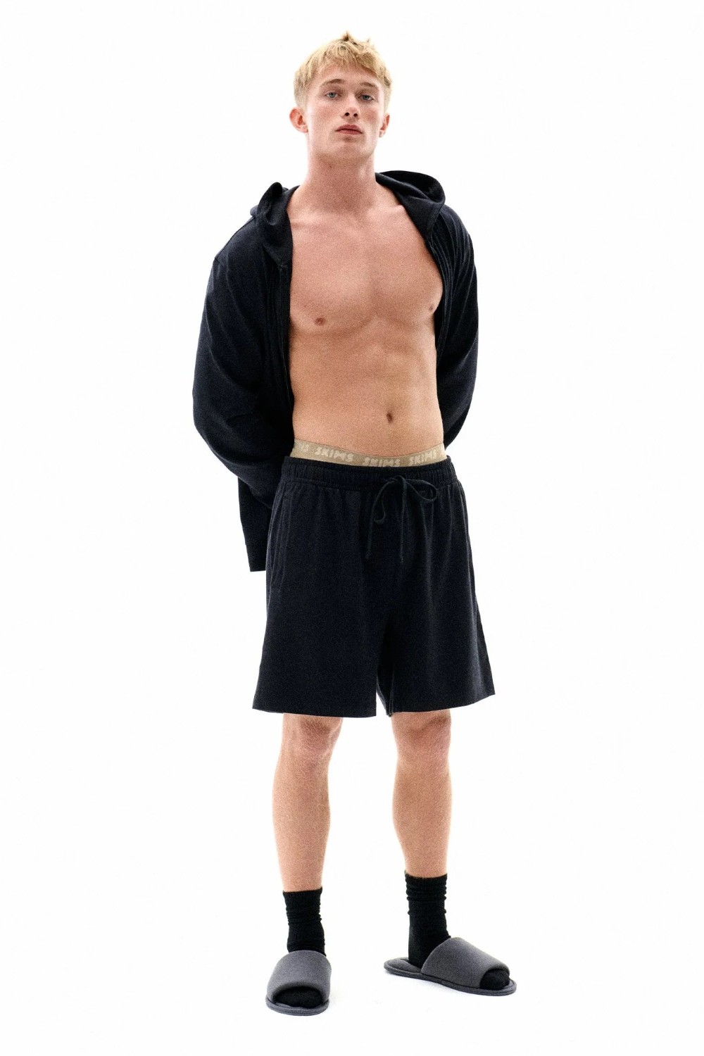 תמונת כל הלוק של RELAXED SHORT